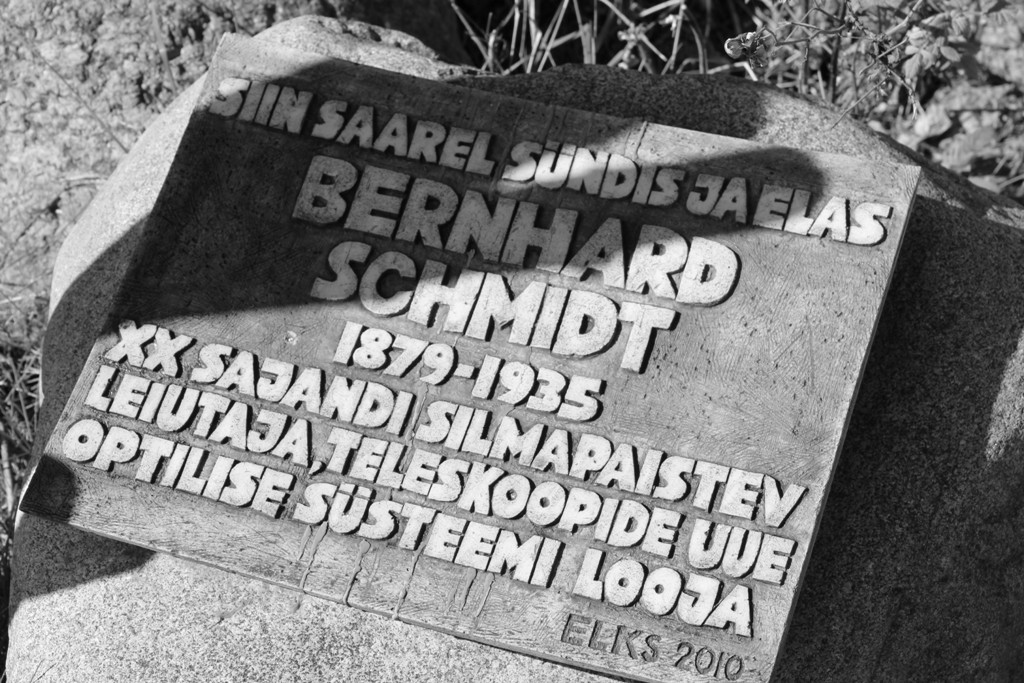 Bernhard Schmidti mälestustahvel Naissarel